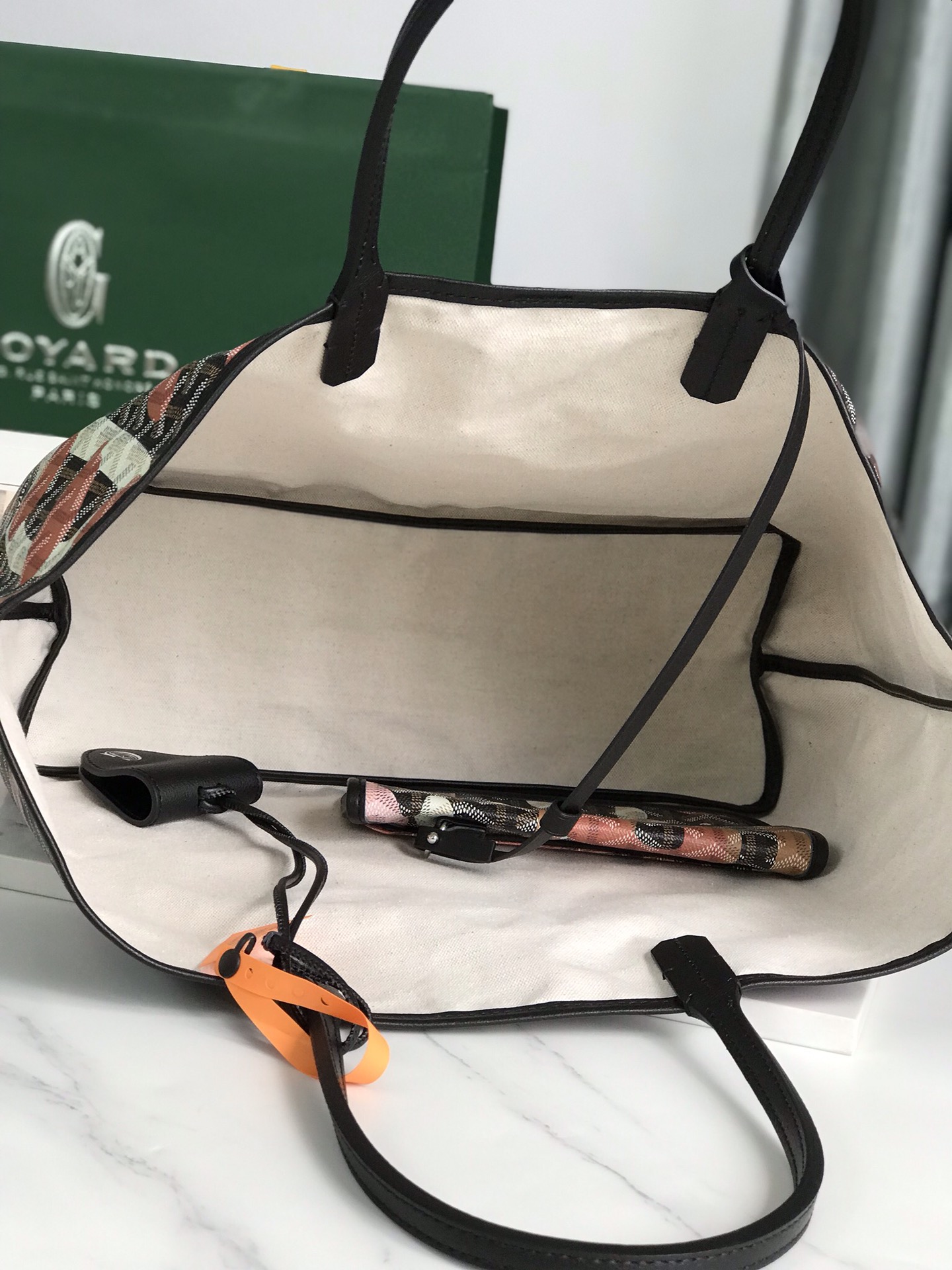 saint L**is tote bag