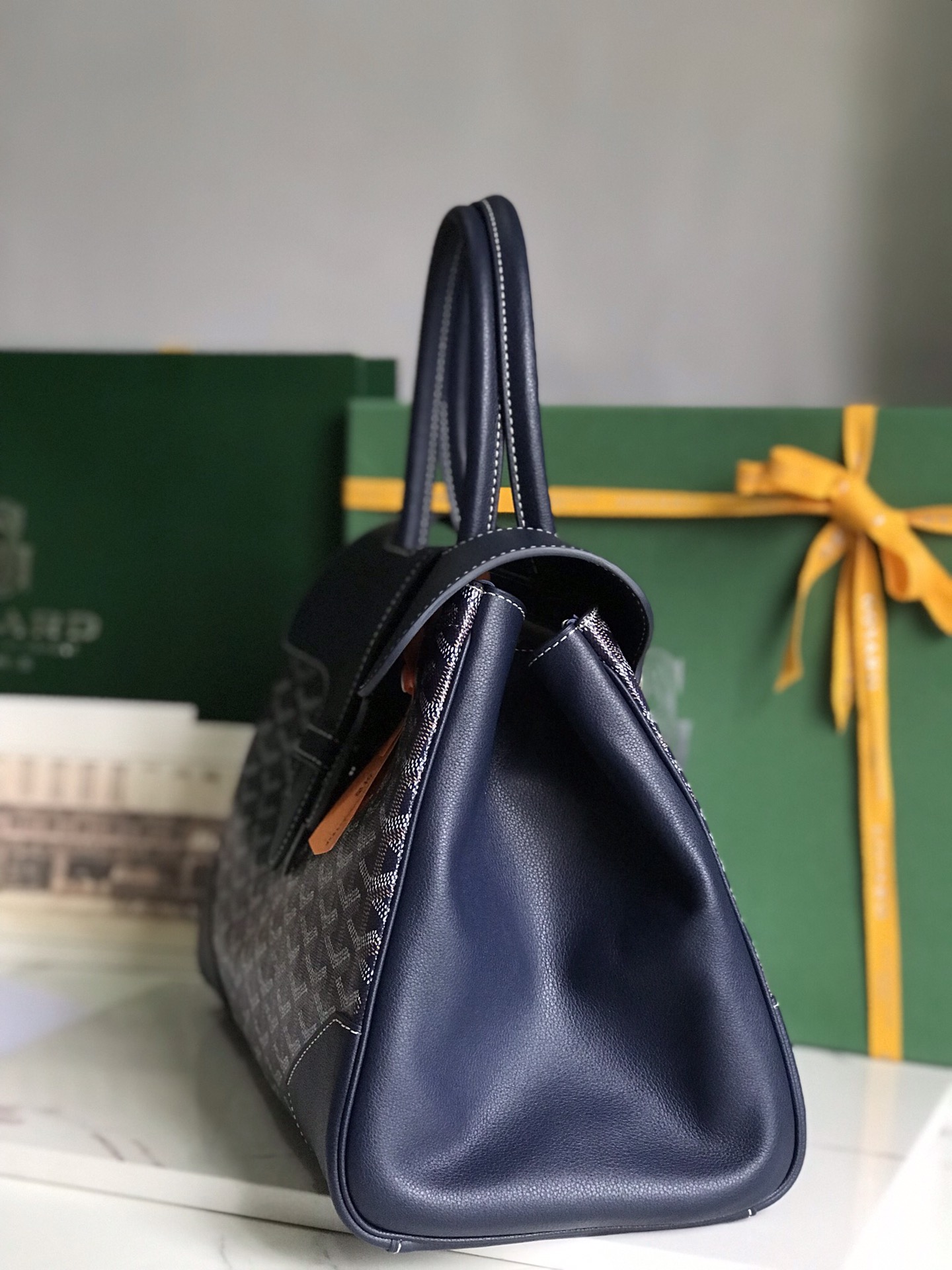 Saigon Tote bag