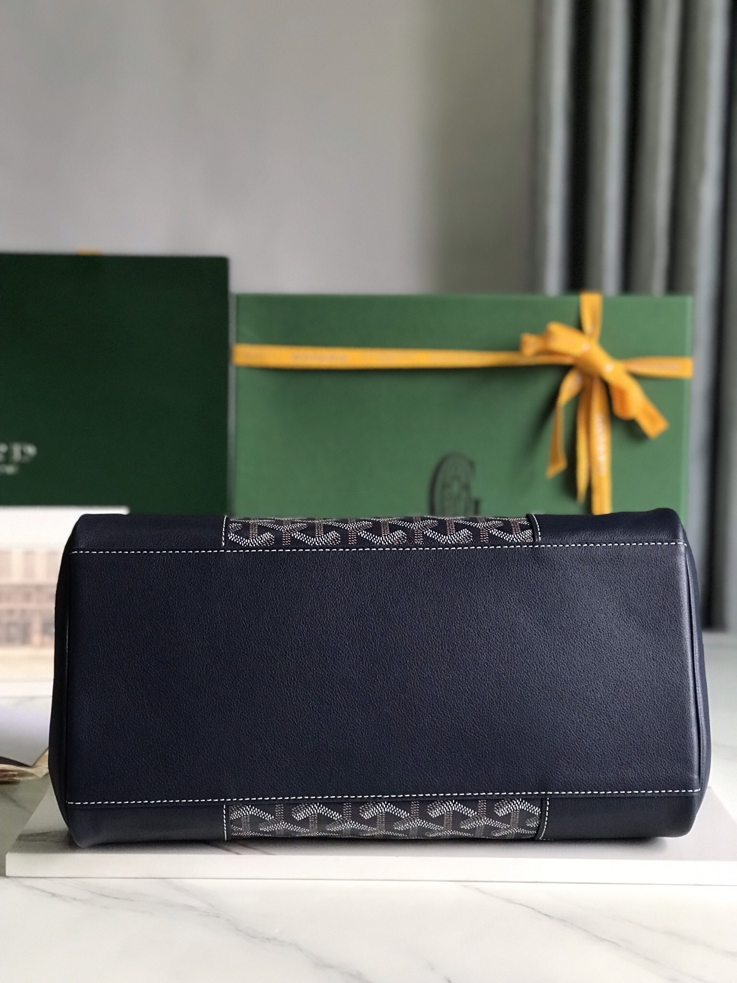 Saigon Tote bag