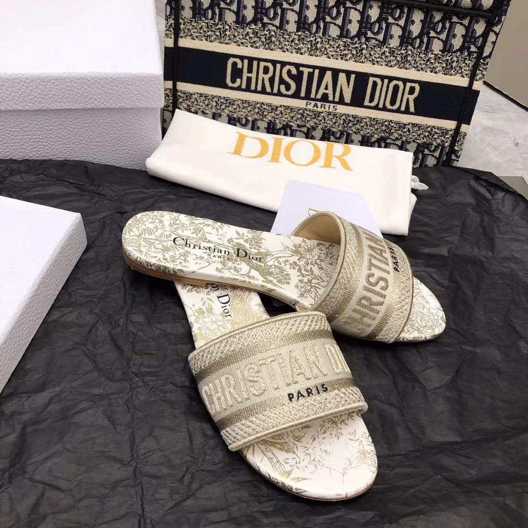 D*or slippers