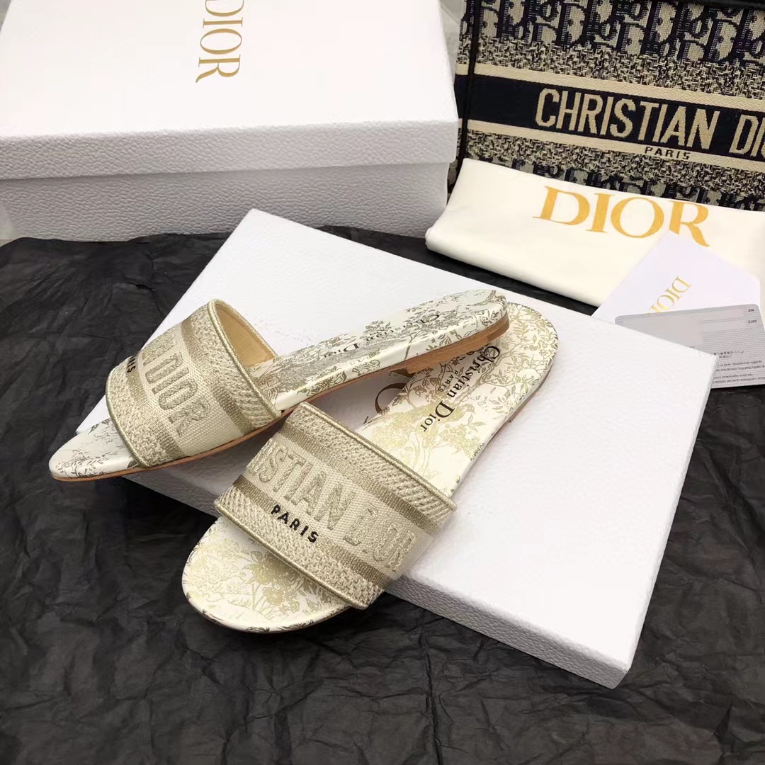 D*or slippers