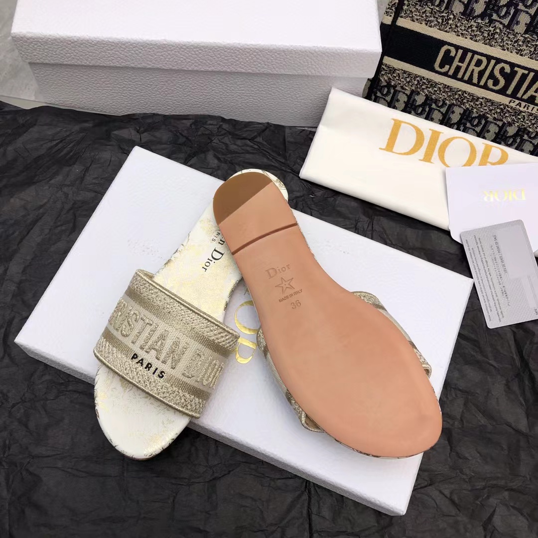 D*or slippers