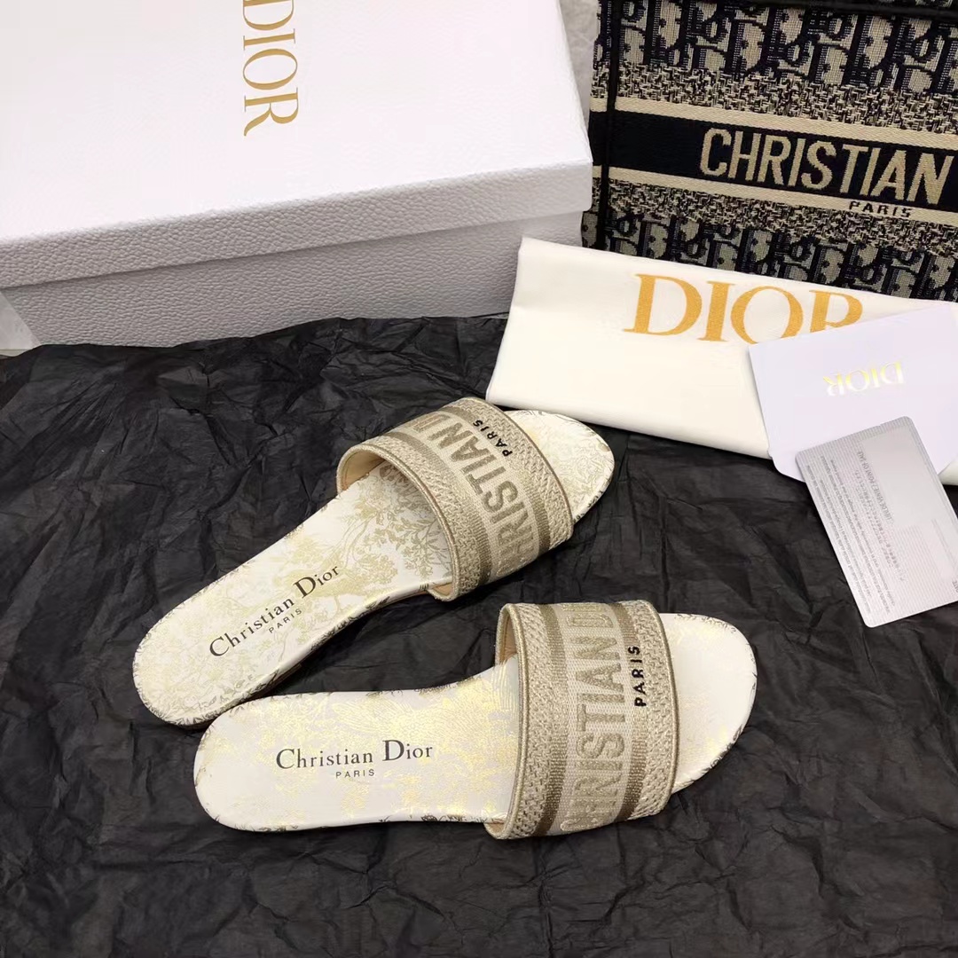 D*or slippers