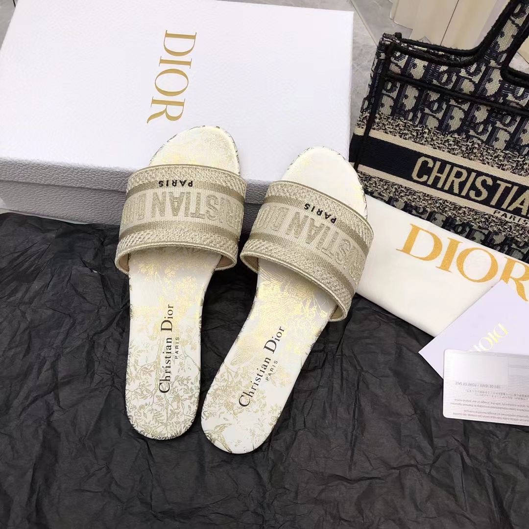 D*or slippers