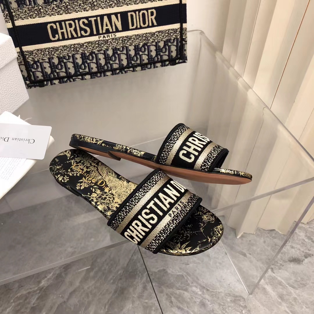 D*or slippers