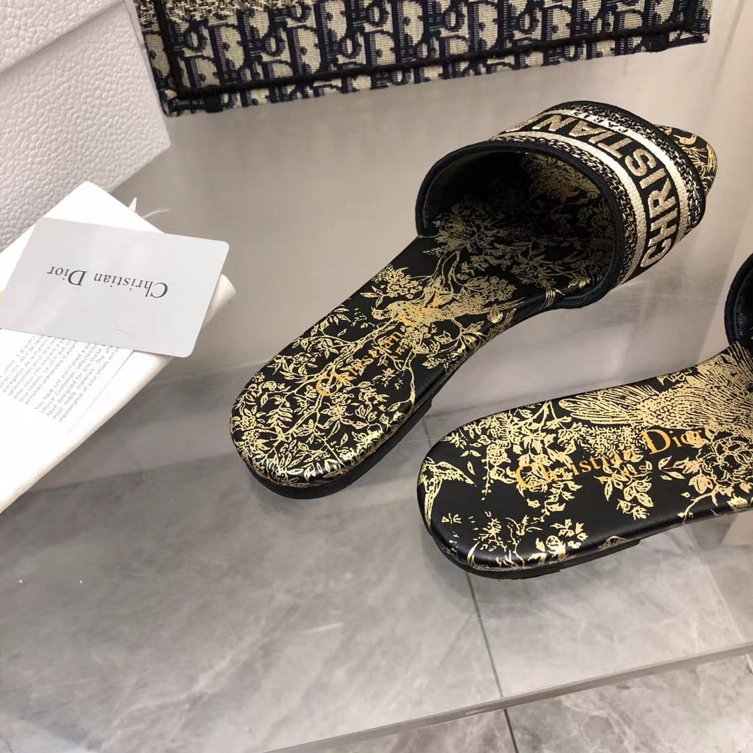 D*or slippers