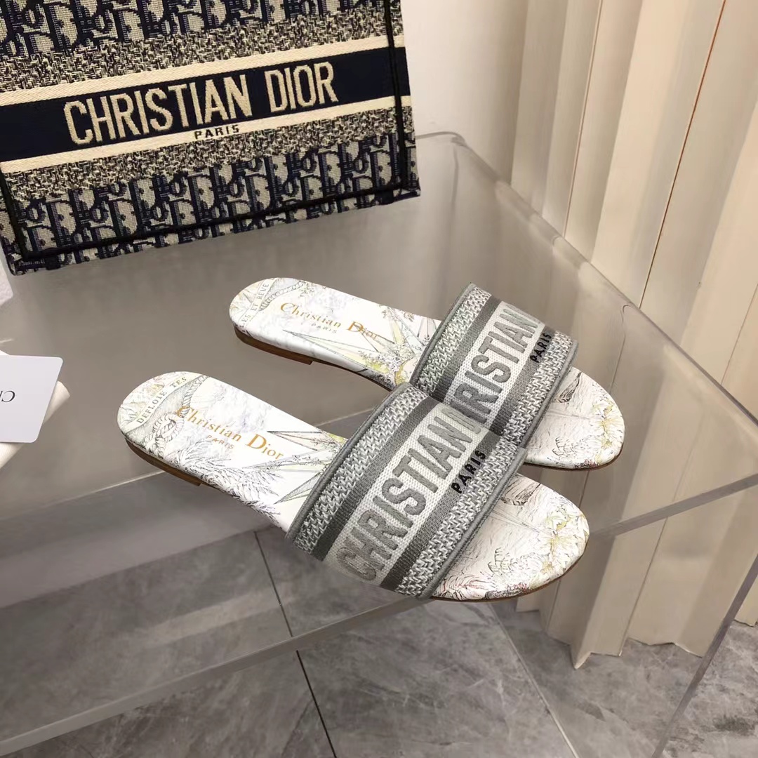 D*or slippers