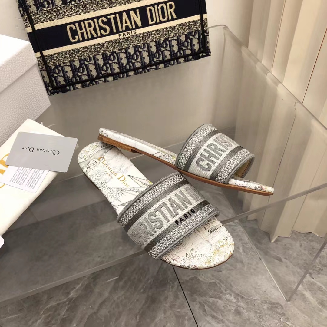 D*or slippers