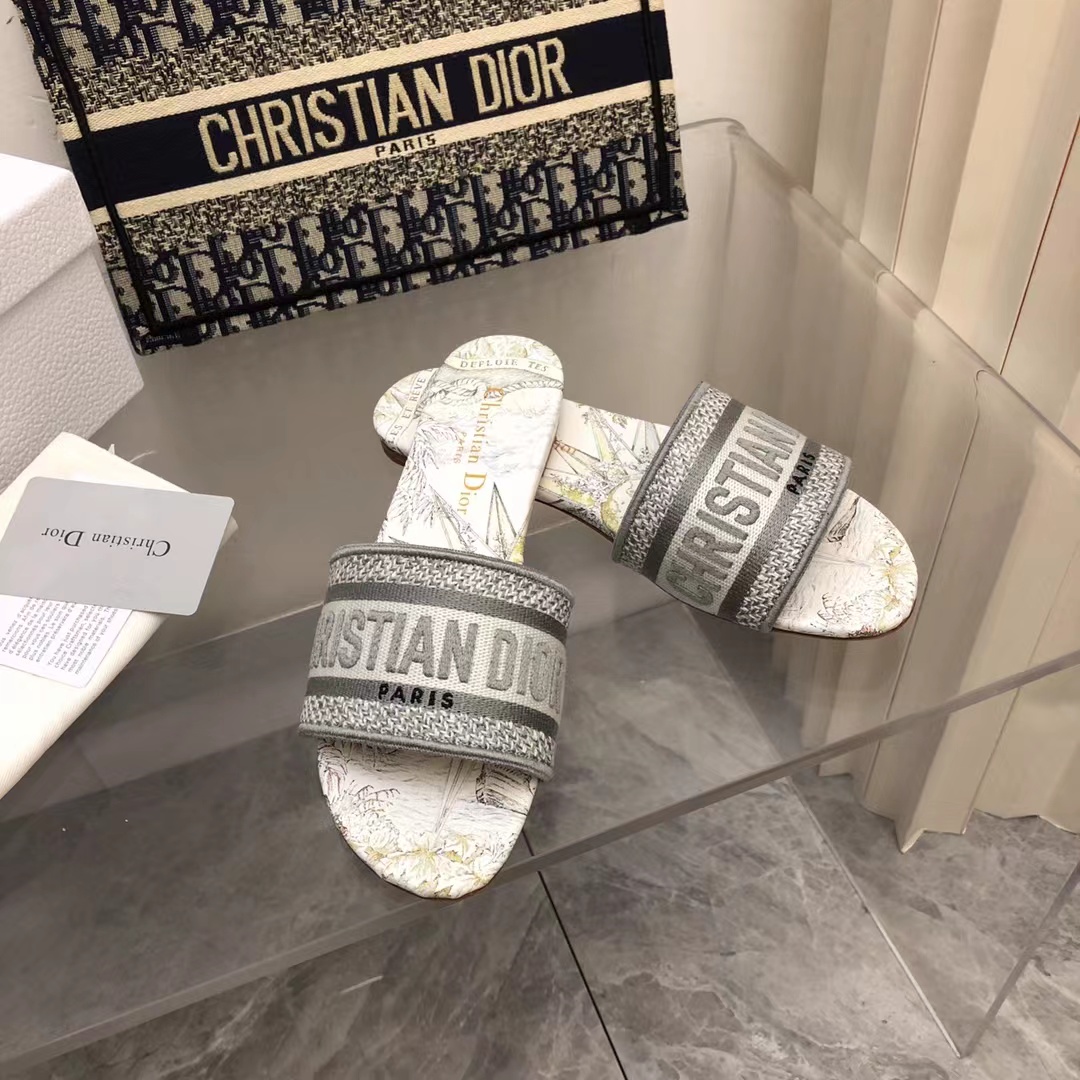 D*or slippers