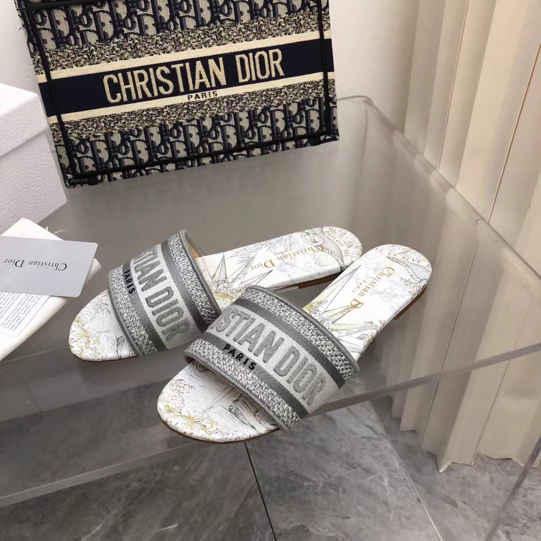 D*or slippers