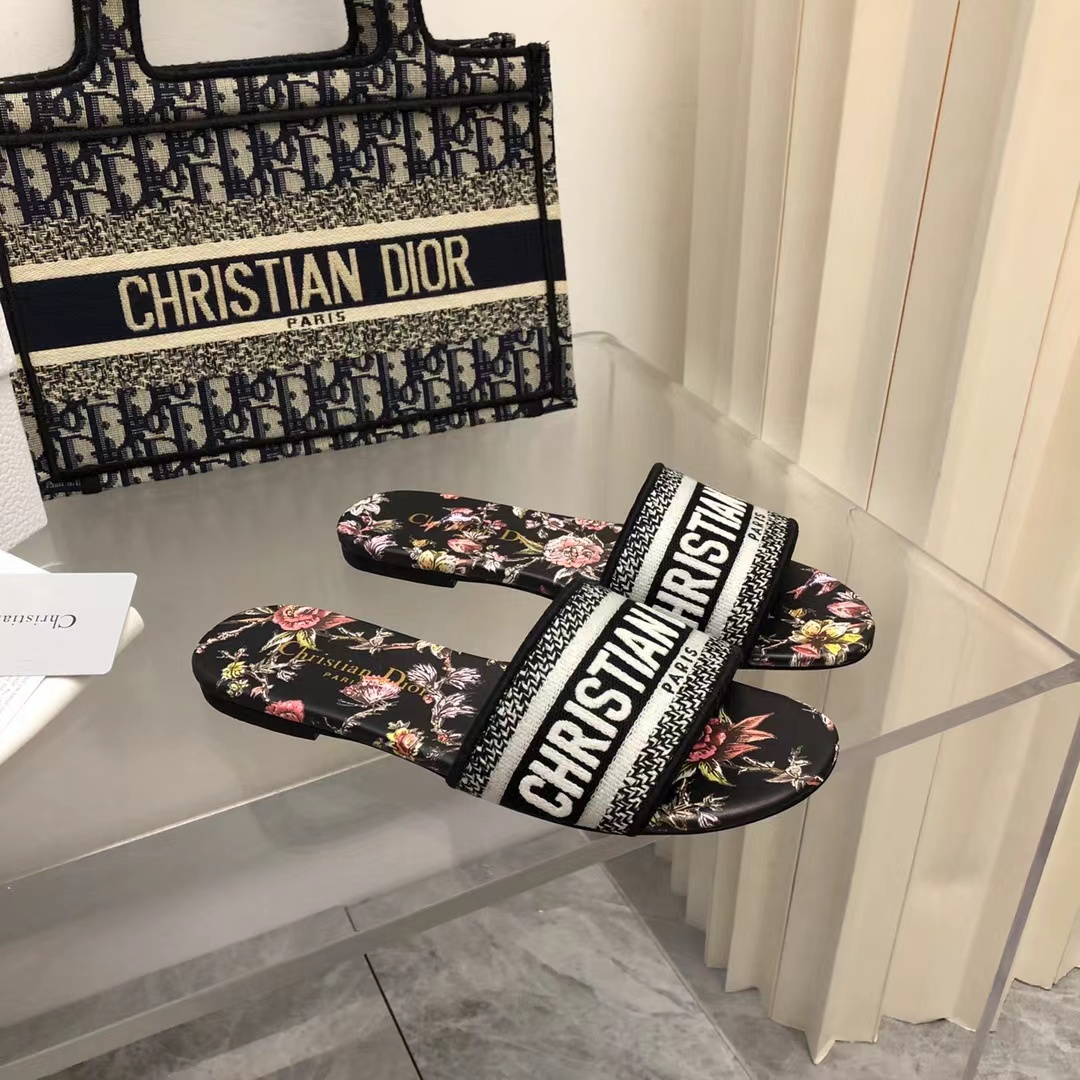 D*or slippers