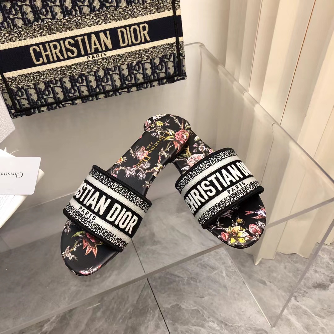 D*or slippers