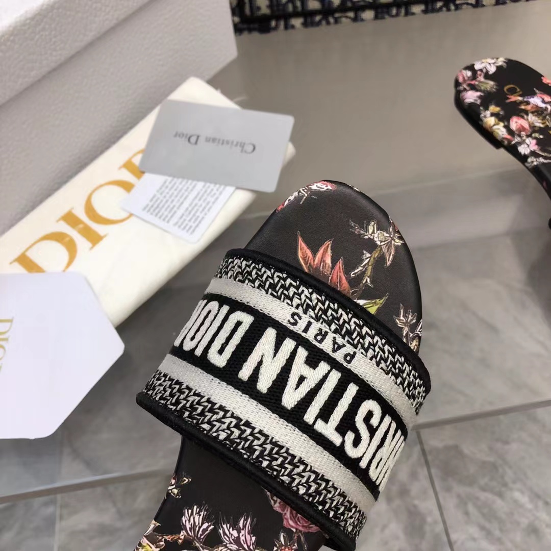 D*or slippers