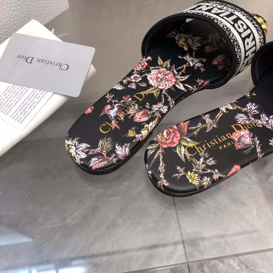 D*or slippers