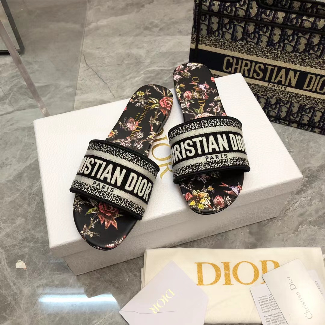D*or slippers