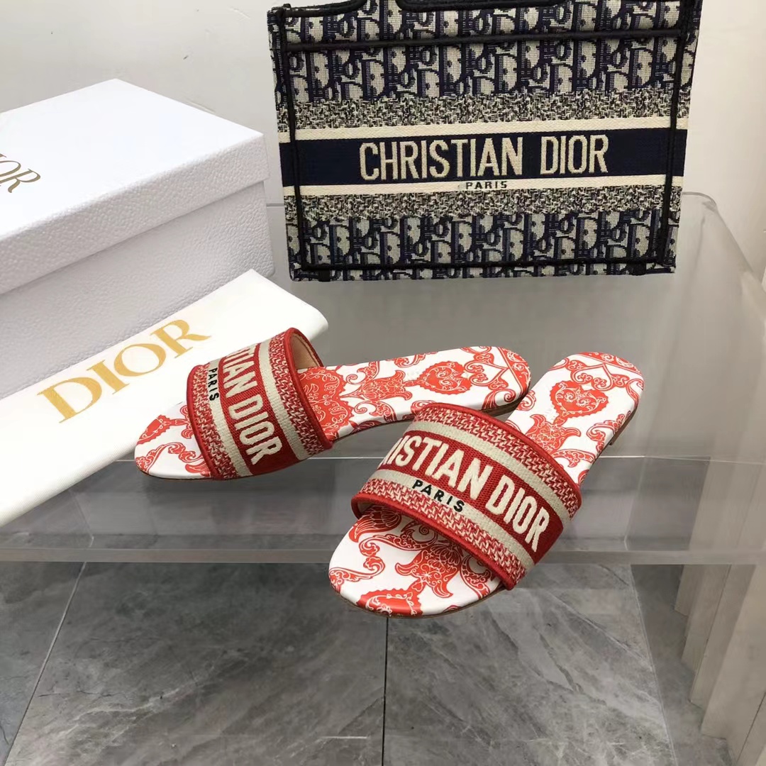 D*or slippers
