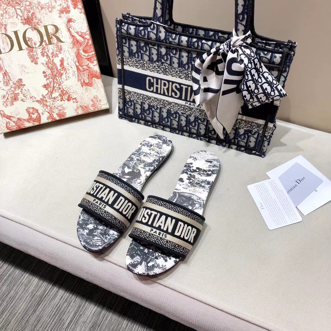 D*or slippers