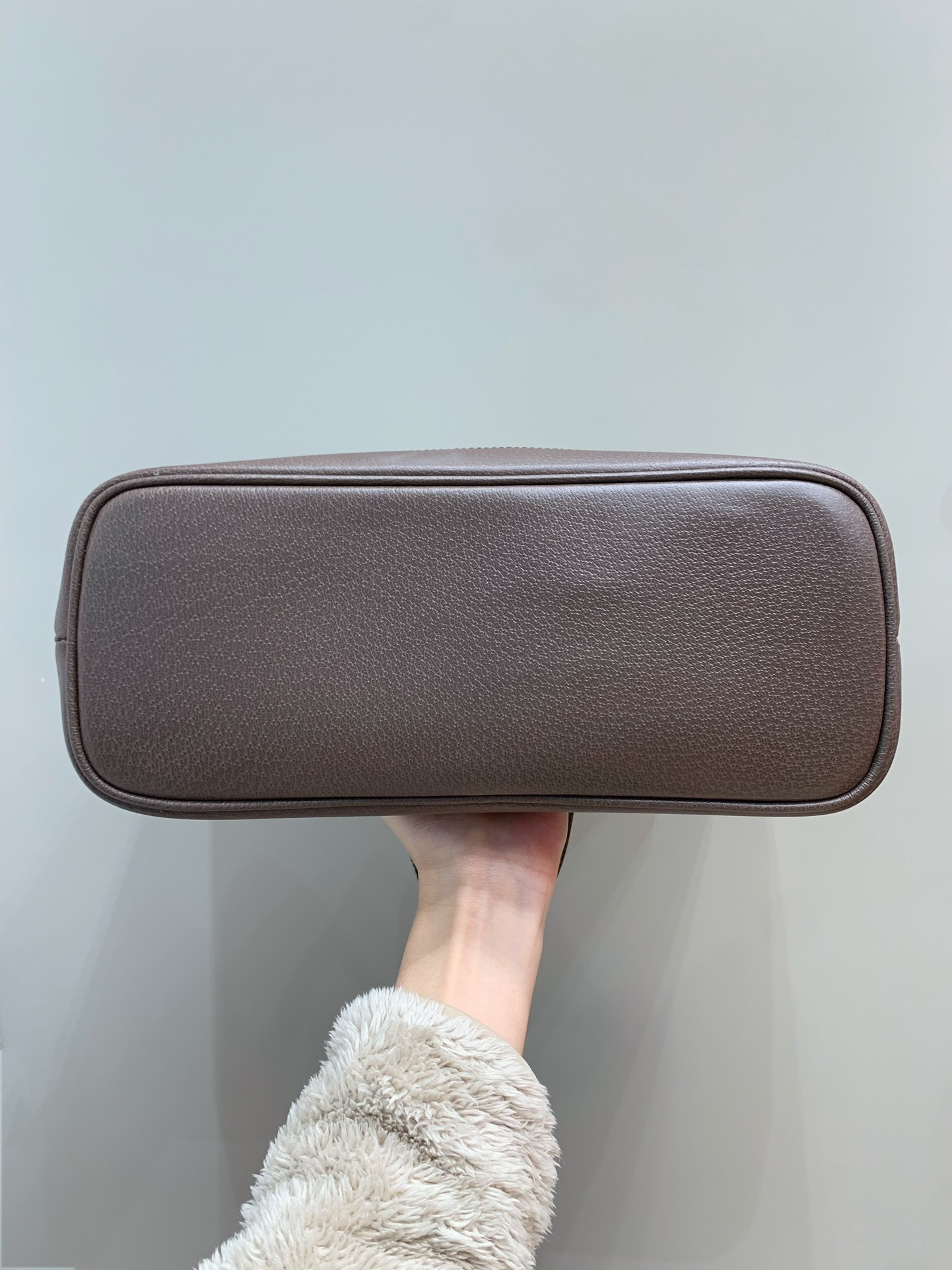 Ophidia tote bag