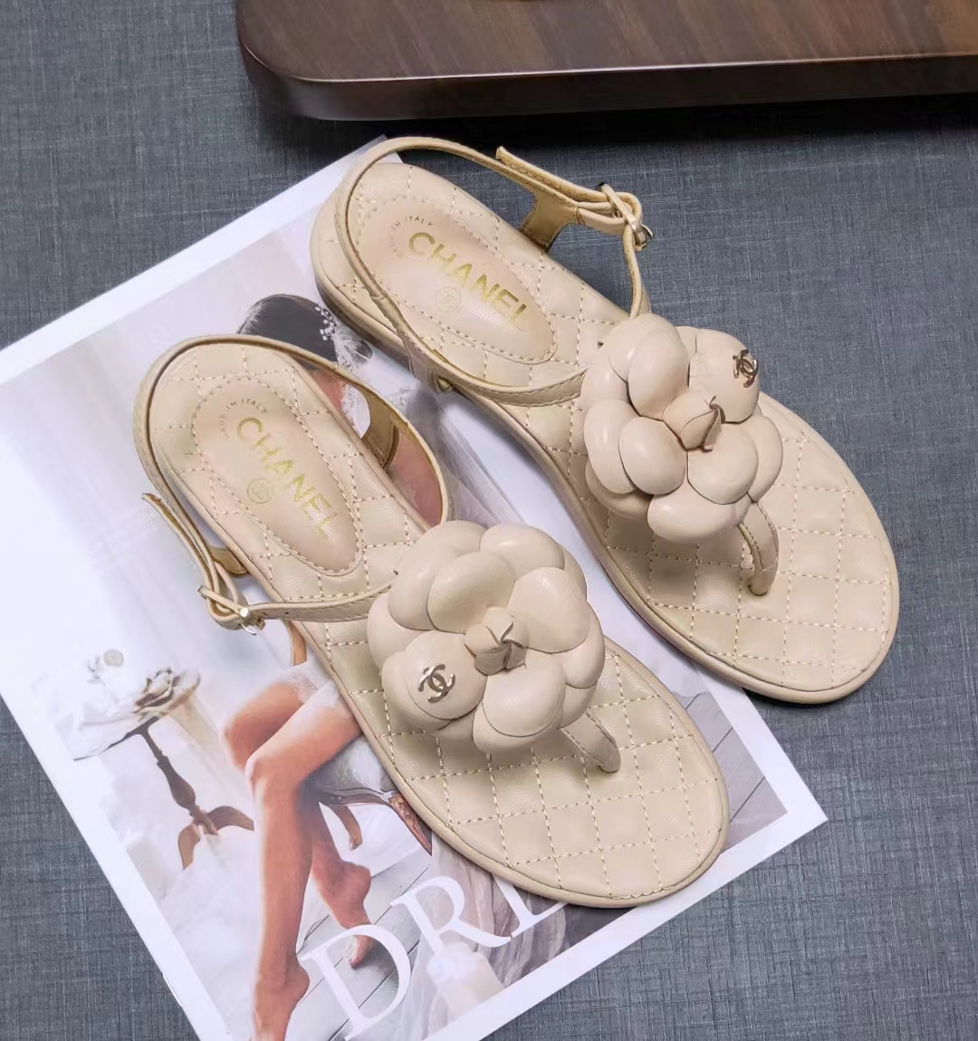 Ch*el cc logo leather flat