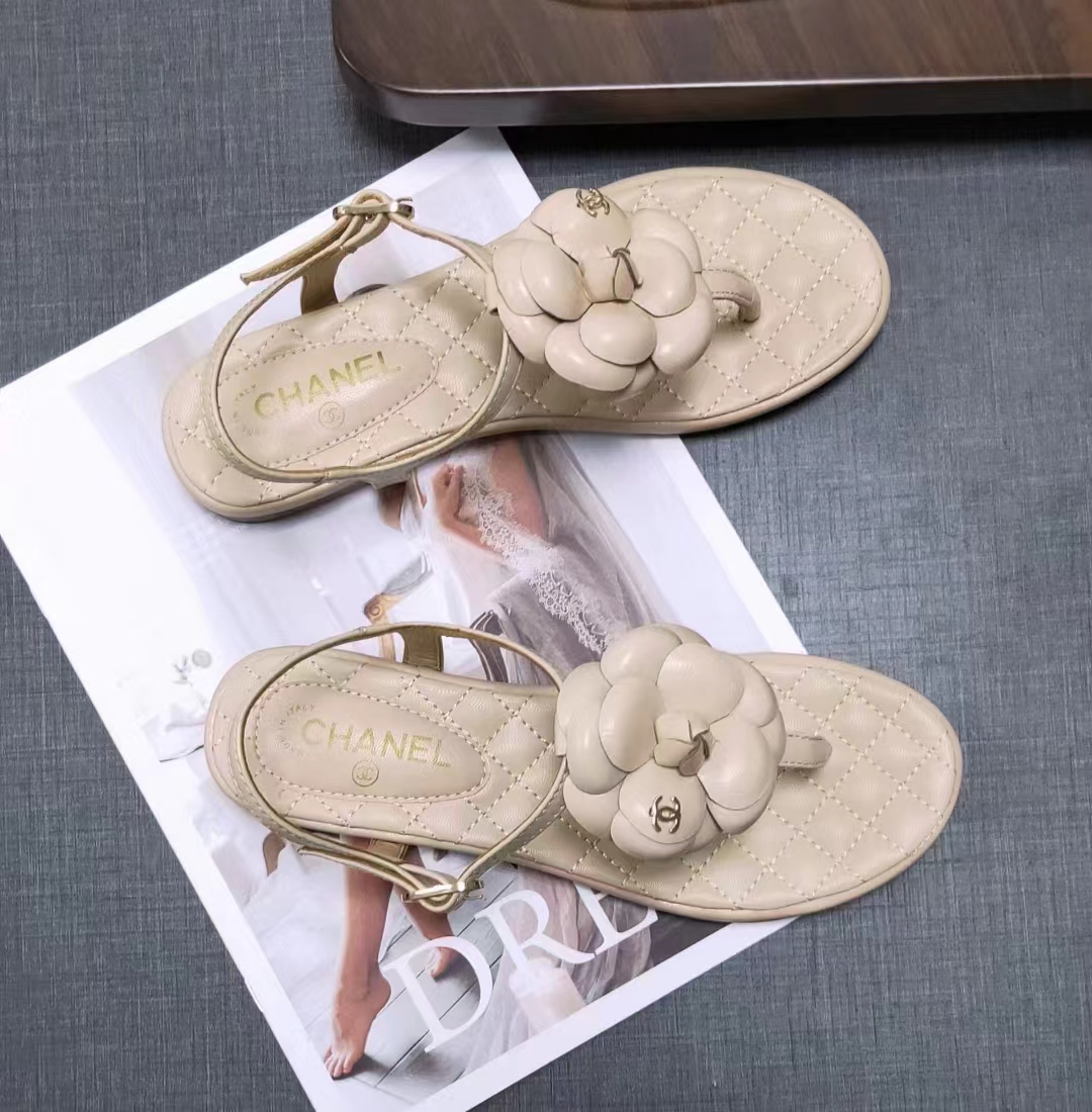 Ch*el cc logo leather flat