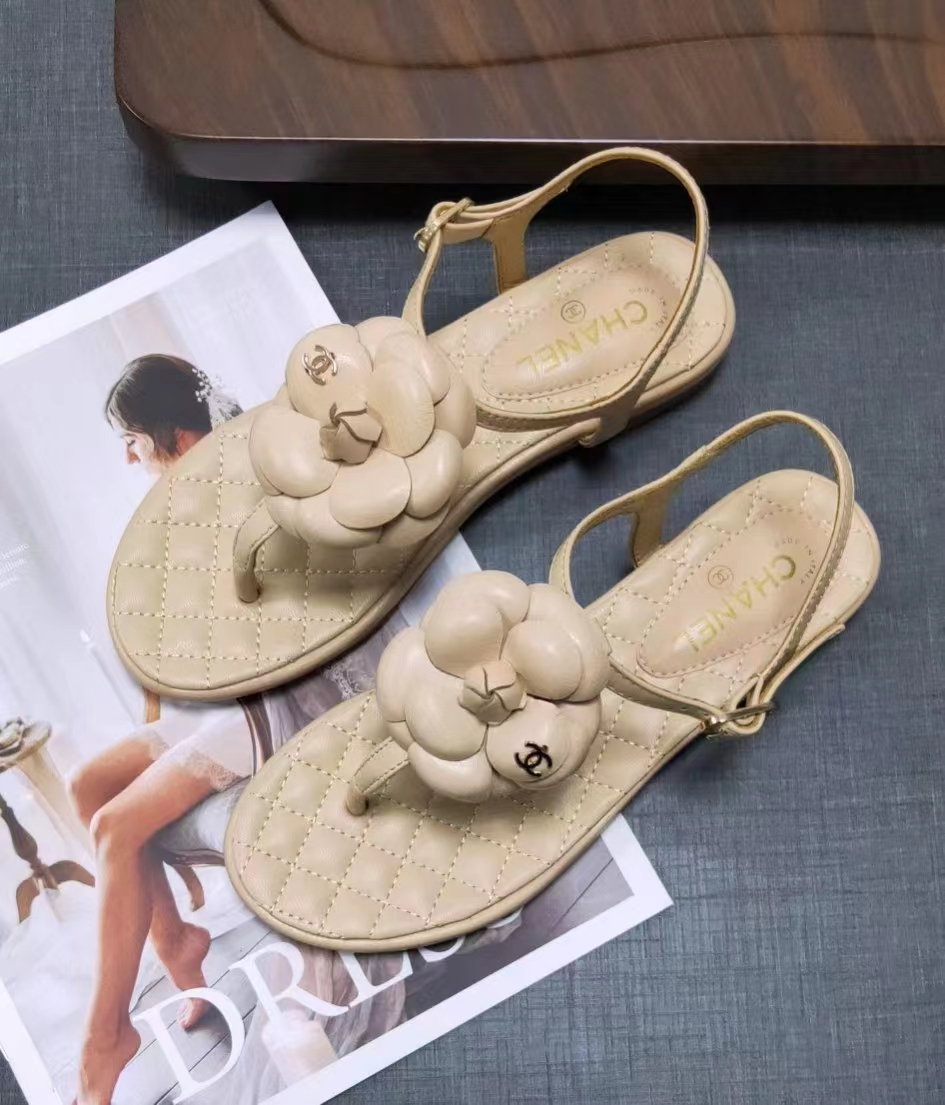 Ch*el cc logo leather flat