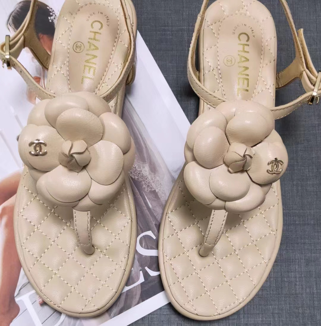 Ch*el cc logo leather flat