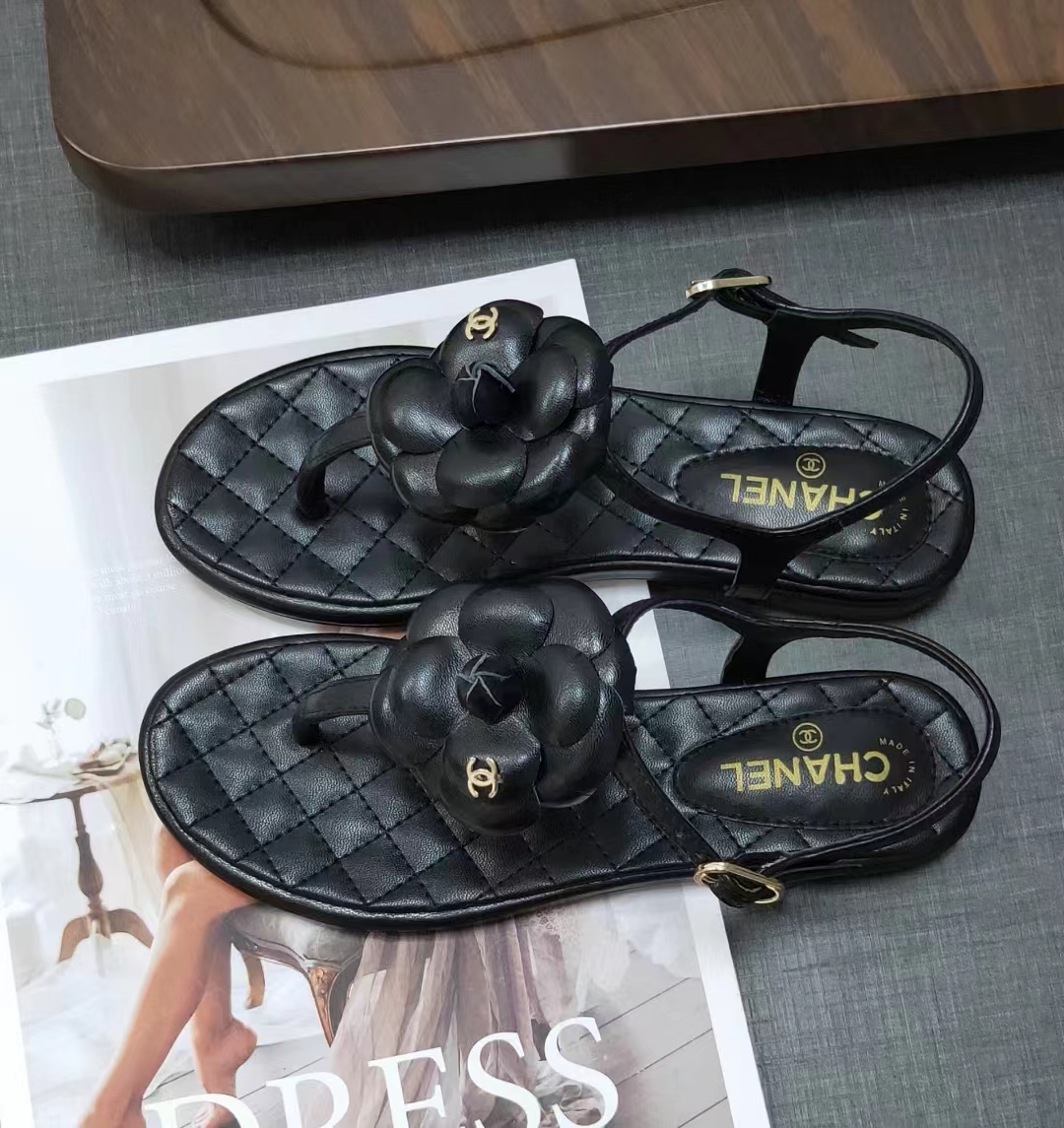 Ch*el cc logo leather flat