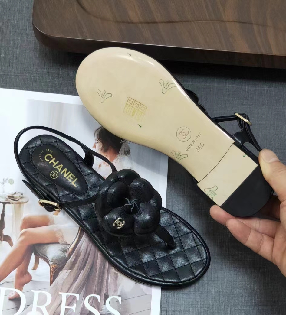 Ch*el cc logo leather flat