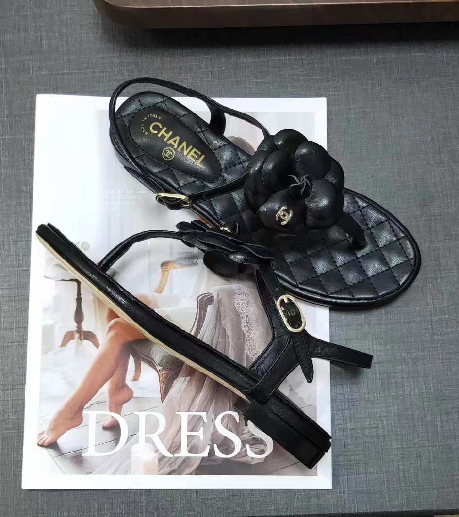 Ch*el cc logo leather flat
