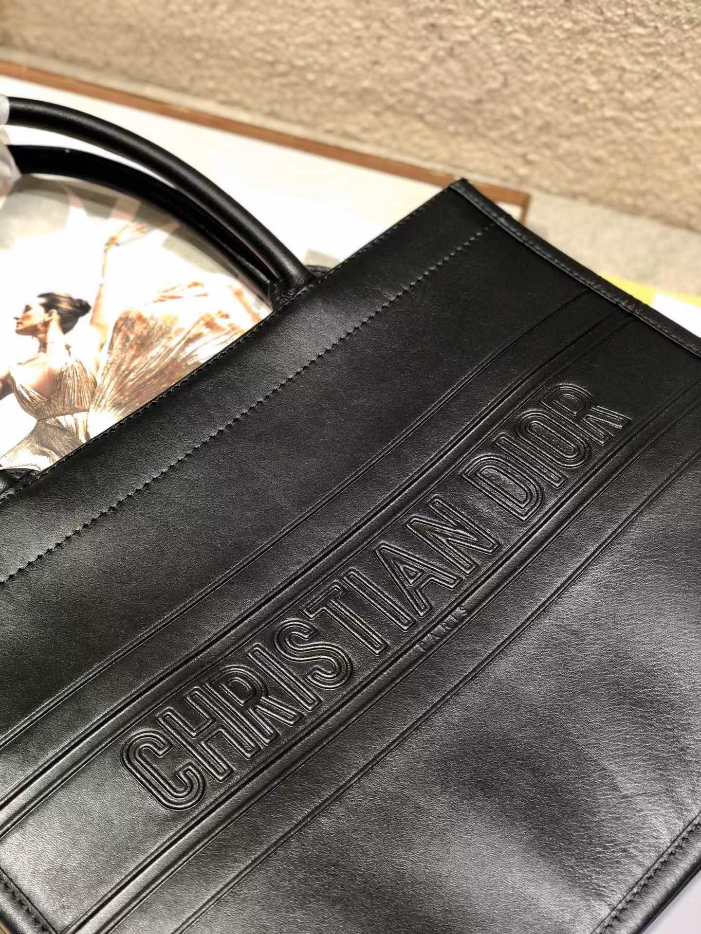 D*or book tote