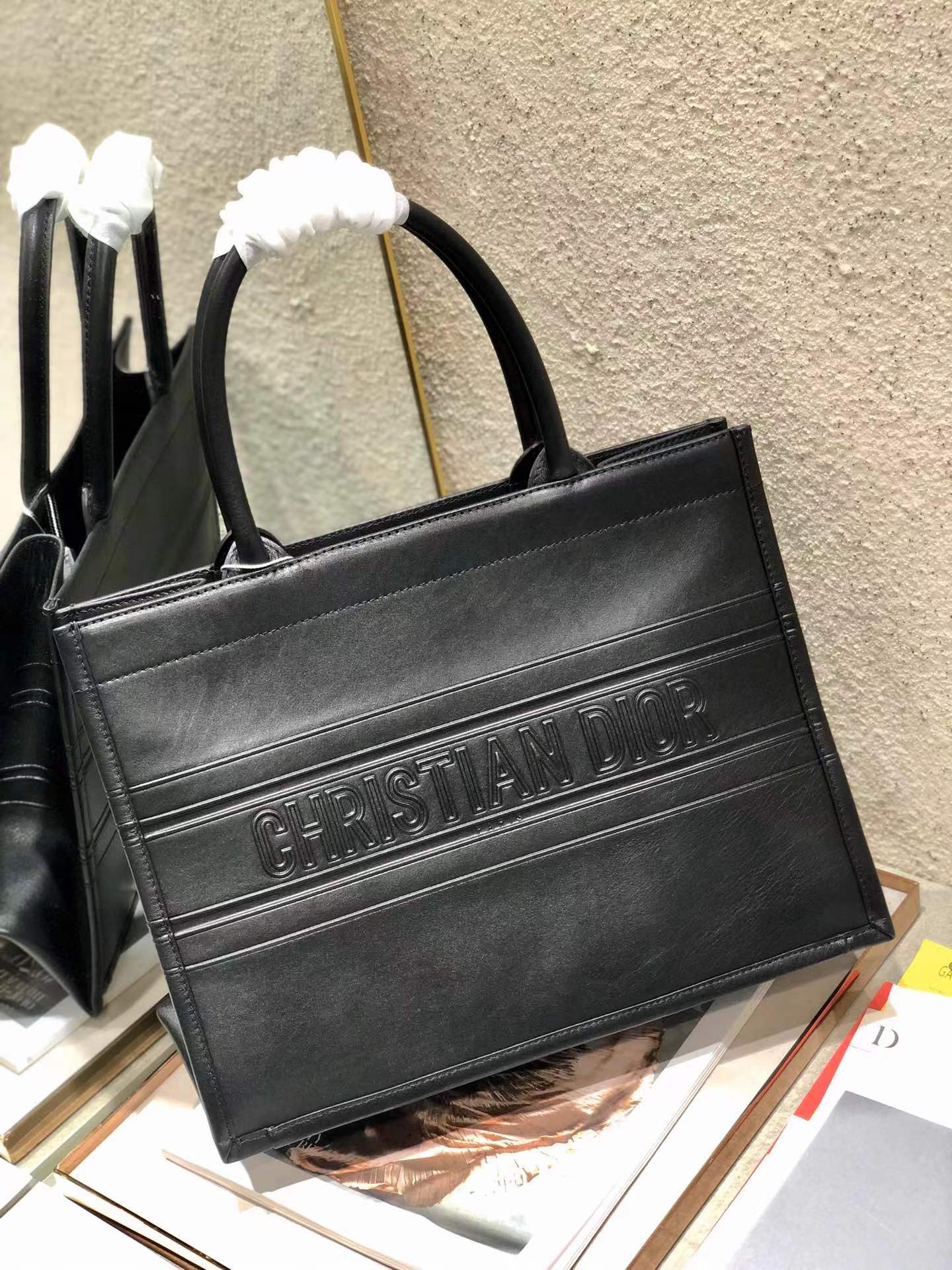 D*or book tote