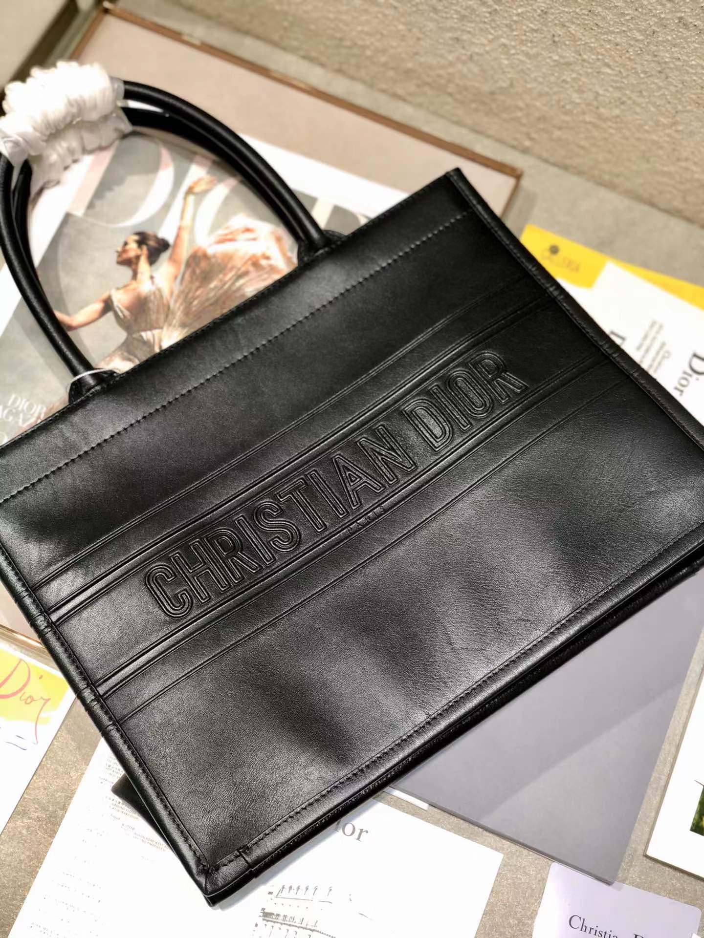 D*or book tote
