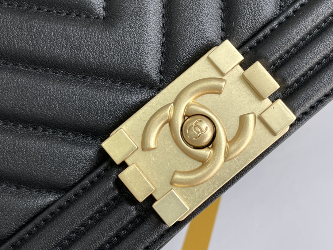 boy Ch*el shoulder bag lambskin
