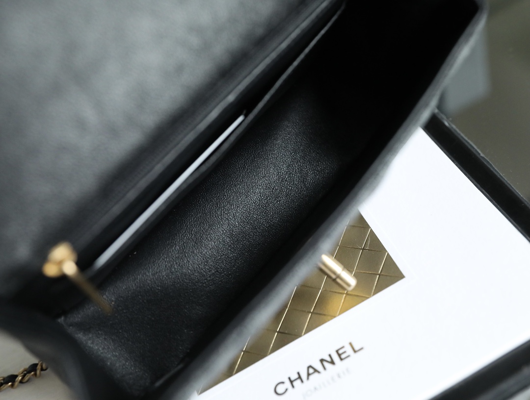 Ch*el mini handbag