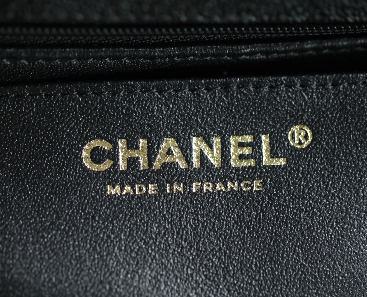Ch*el mini handbag
