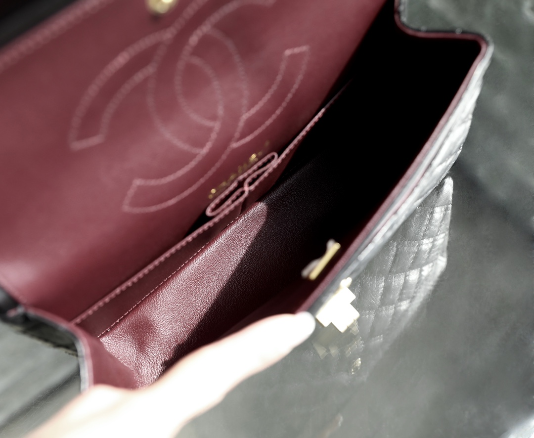 Classic flap bag