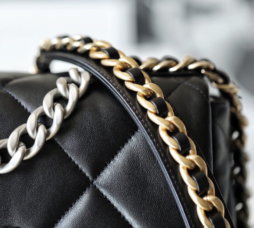 Classic flap bag