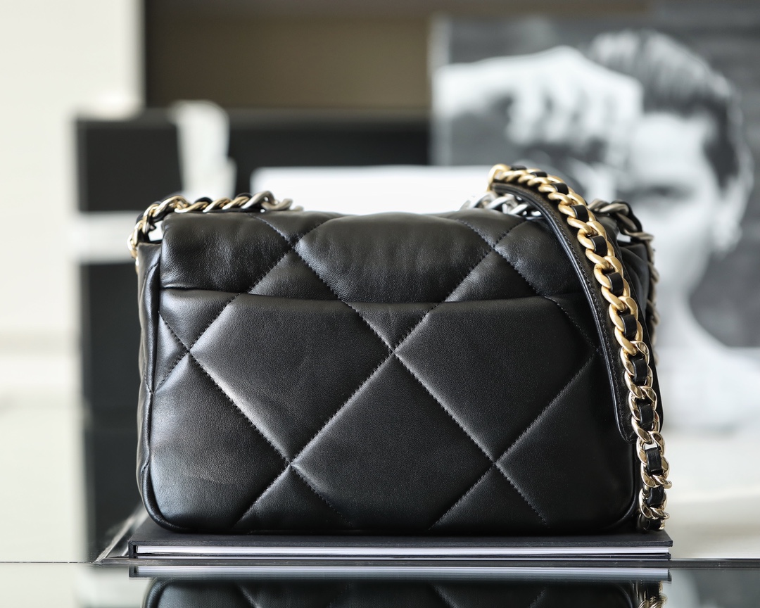 Classic flap bag