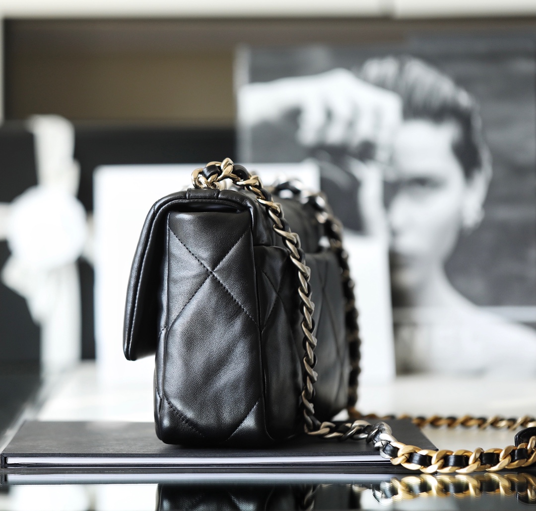 Classic flap bag