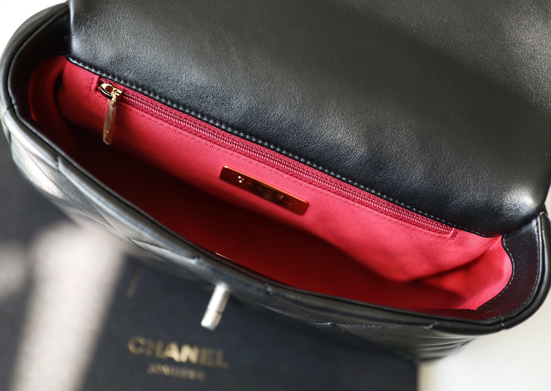 Classic flap bag