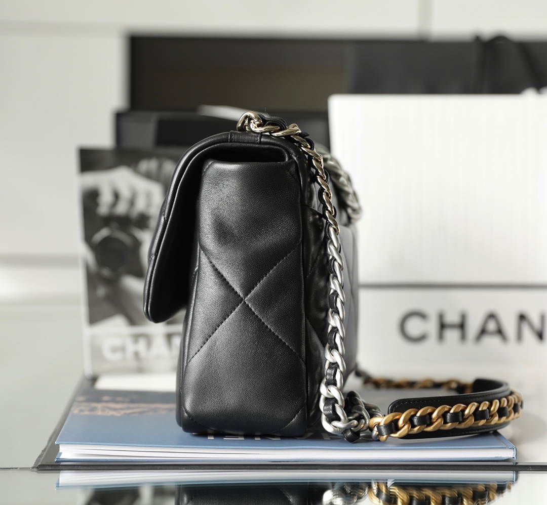 Classic flap bag