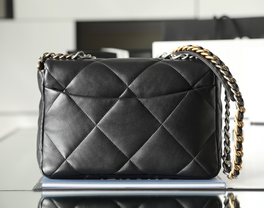 Classic flap bag