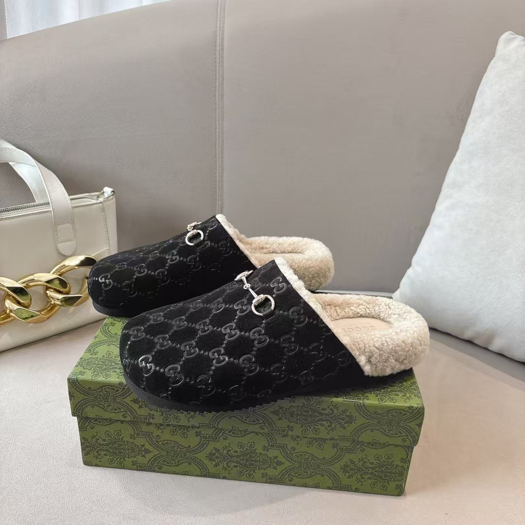 G*u*i women’s horsebit slipper