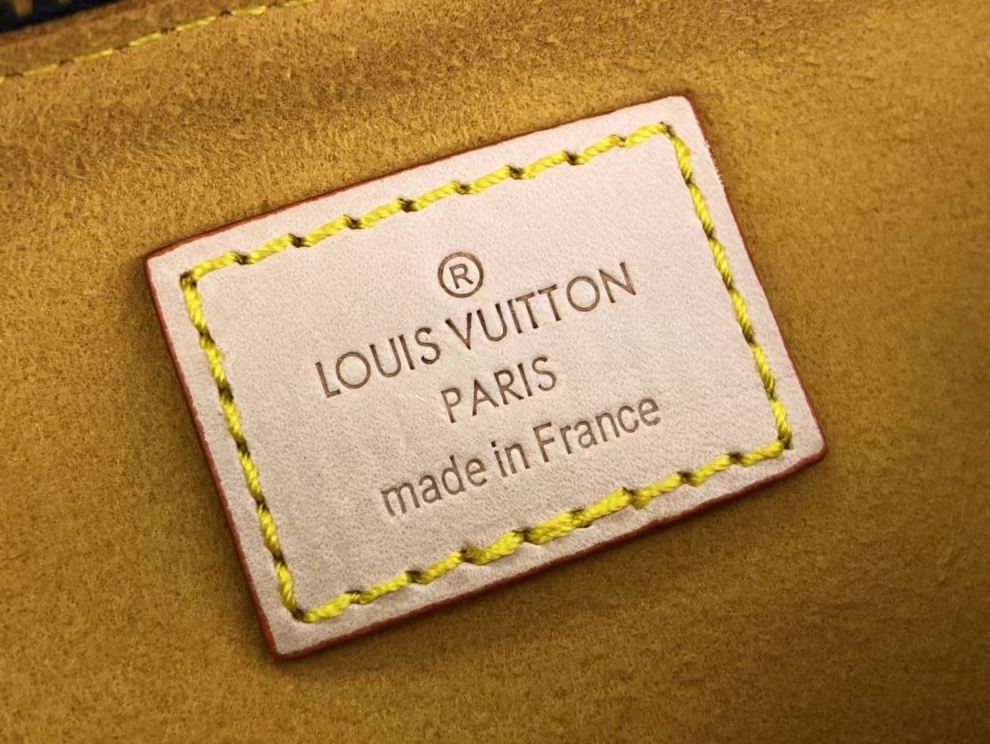 l**is V*t*n monogram denim baggy pm blue